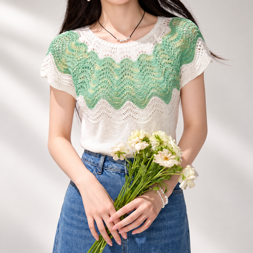 Sophie Women’s Wave Lace Short Sleeve Knit Top