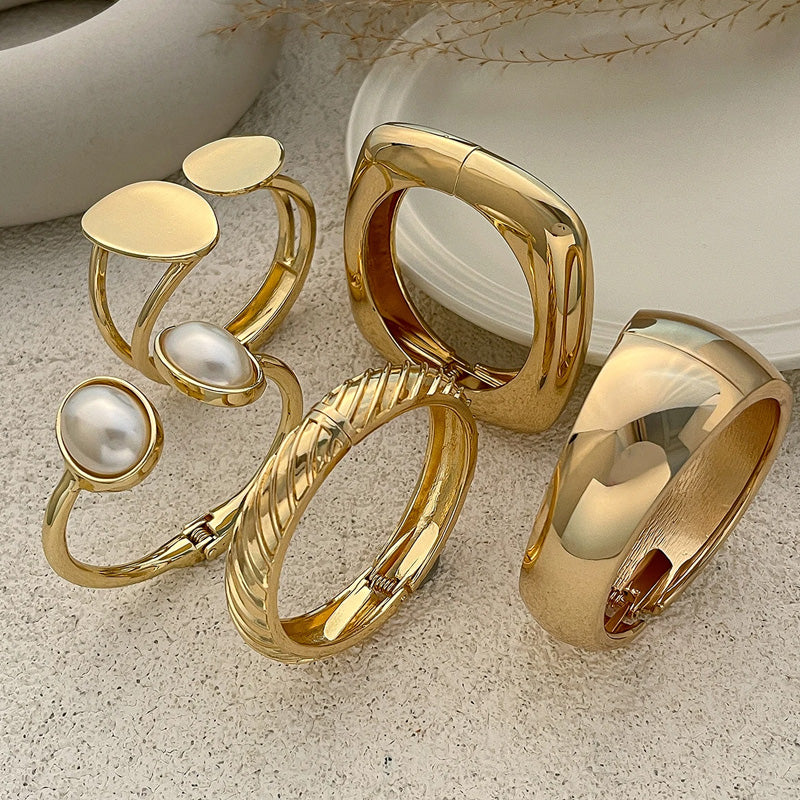 Evelyn Bangles