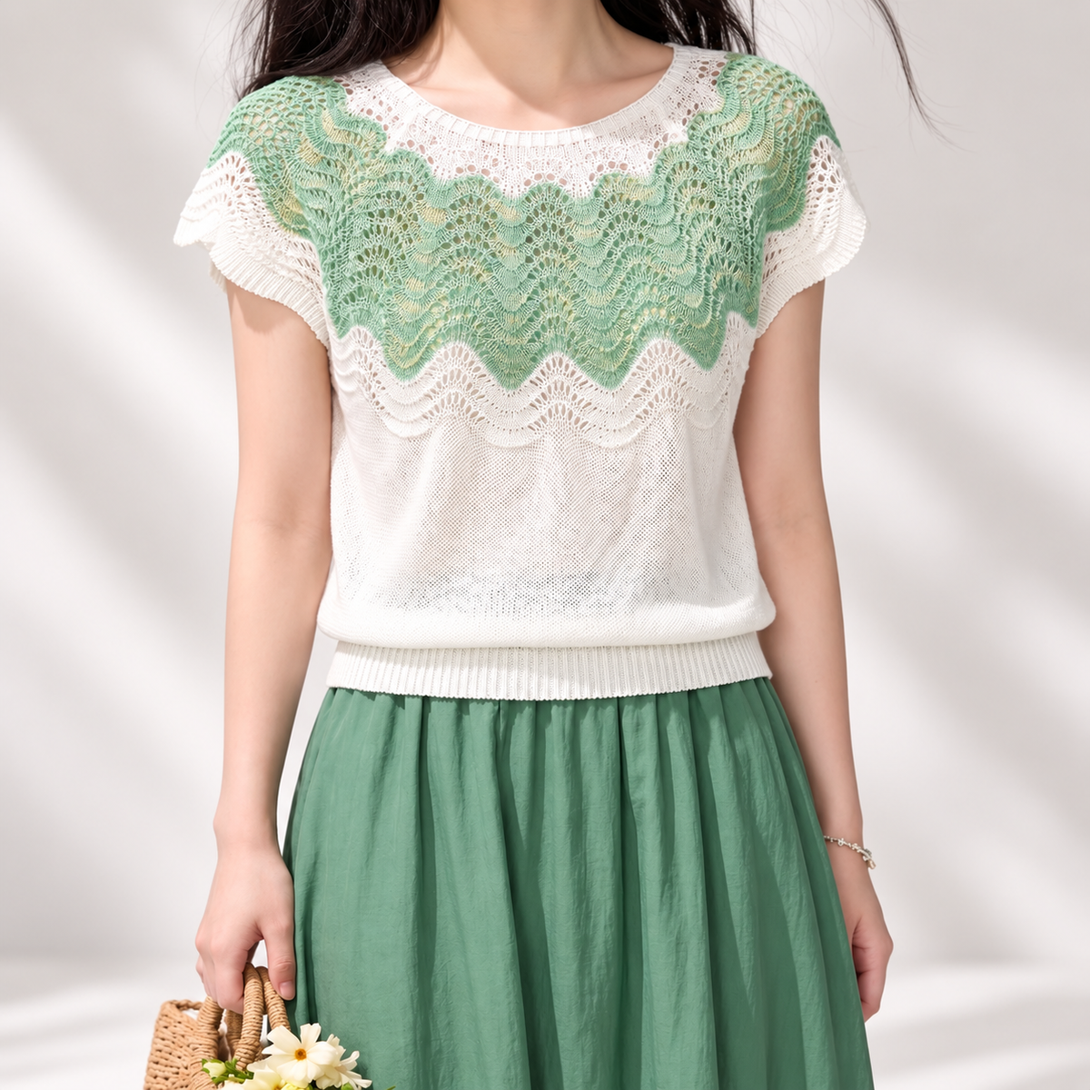 Sophie Women’s Wave Lace Short Sleeve Knit Top