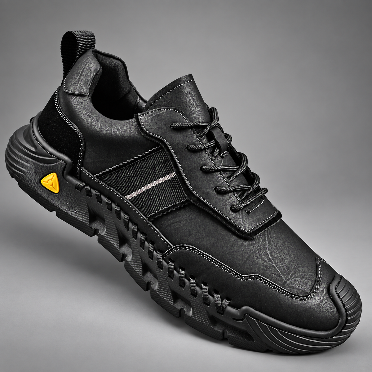 Julian Men’s Paneled Casual Sneakers